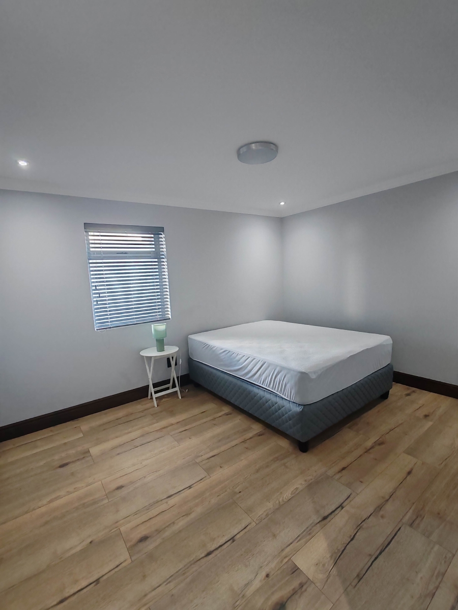 7 Bedroom Property for Sale in Perlemoenbaai Western Cape